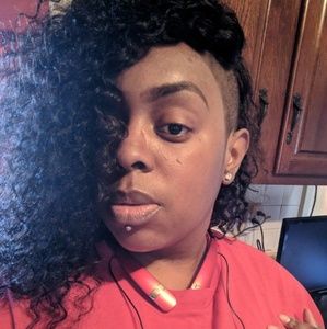 Meet your Posher, Erika